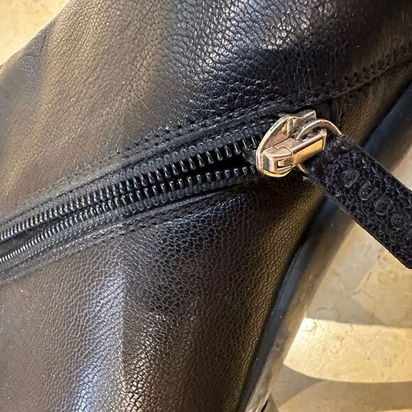 Gucci black leather side, zip ankle boot. Size 10. Brand new never been worn - Picture 4 of 10